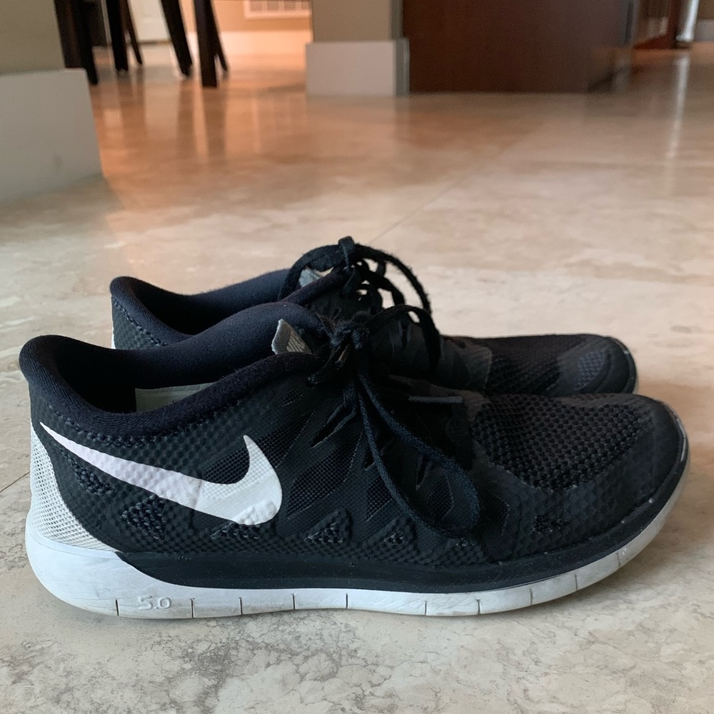 Nike black sneakers